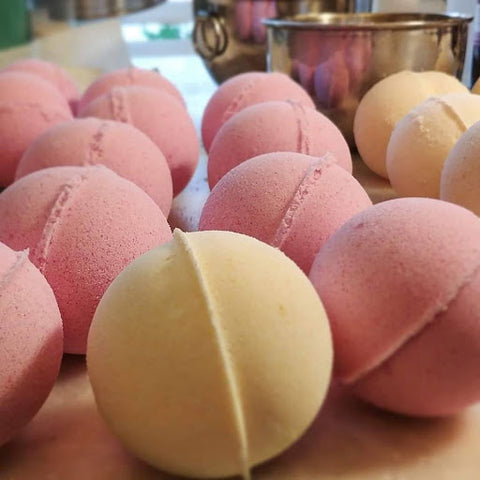 Pomegranate & Raw Cocoa Butter Bath Bomb